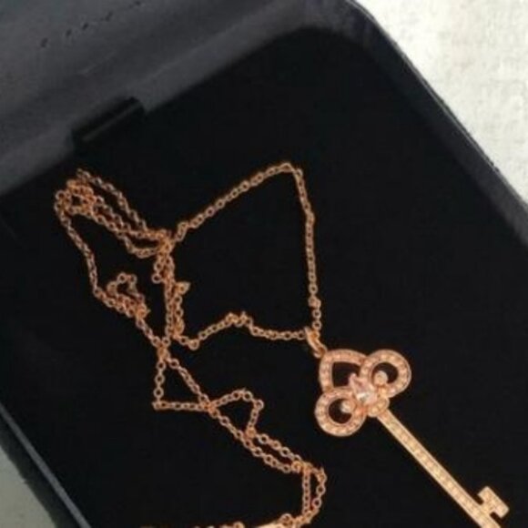 Symbolic Gold Key Necklace with Gemstone Detailing - Picture 5 of 6